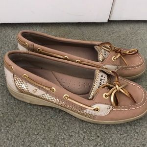 Gold Sparkle size 8 Sperrys ✨